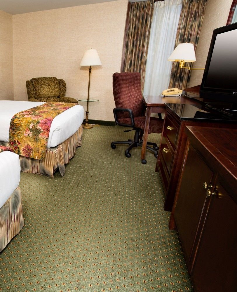 Hotel Drury & Kansas Airport 3*